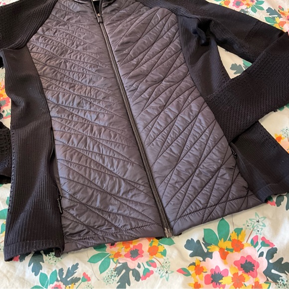 Athleta Women's Flurry Force Insulated Primaloft Jacket Black Coat Small - Picture 3 of 5